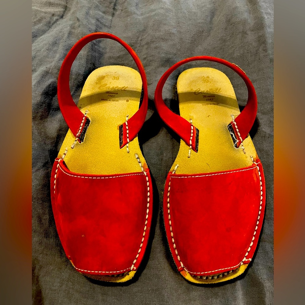 Castell Avarcas sandals in red leather size Euro 39, US 8